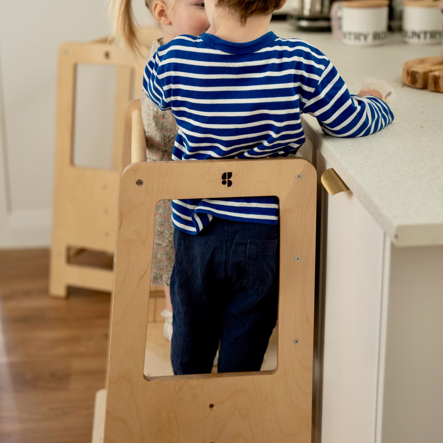 Single Kitchen Helper / Learning Tower